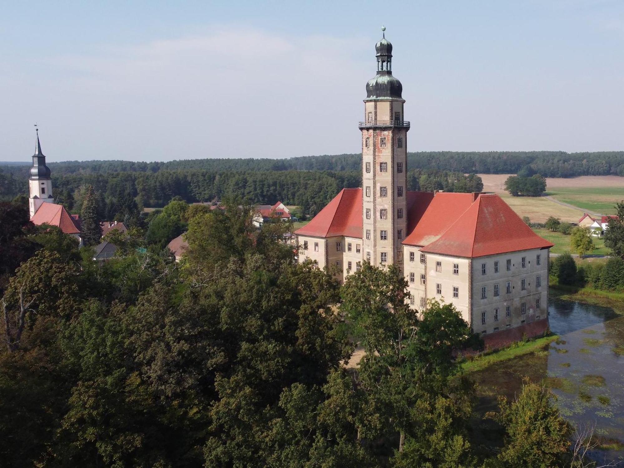 Resort "Schloss Reinharz" バート・シュミーデベルク エクステリア 写真